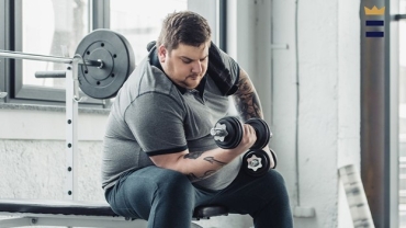 معرفی چند نمونه لباس مناسب باشگاه برای افراد چاق