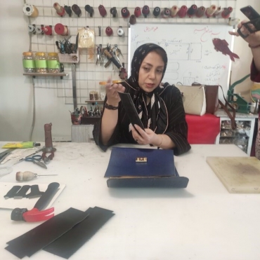 آموزش مقدماتی «تولید کیف چرم» در کارگروه آموزش اخبار صنعت چرم و کفش