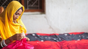 بررسی مسئله فقر و میزان حقوق دریافتی در صنعت مد Poverty and Pay in the Fashion Industry